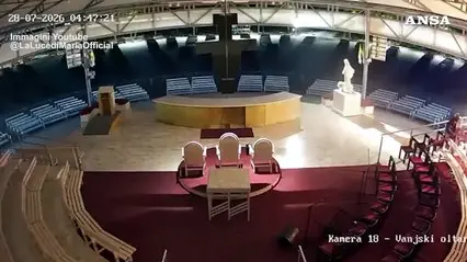 Medjugorje, raid vandalico contro la Madonna: vernice nera e altare in fiamme
