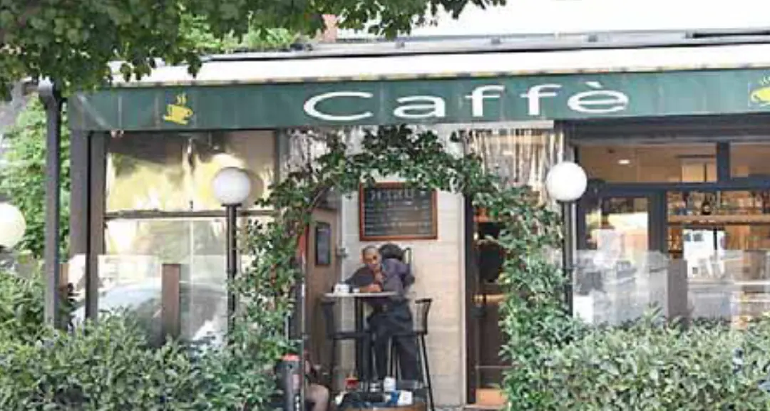In piazza Tribunale affari a picco per bar e ristoranti