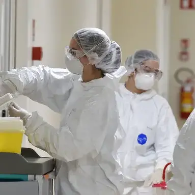 Lo studio Eurac: sulla pandemia nessuna spaccatura ma la fiducia si è incrinata
