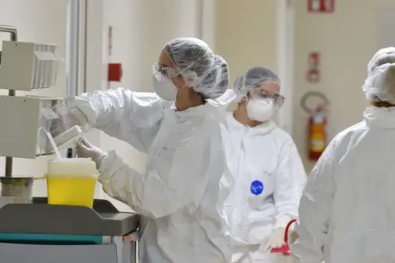 Lo studio Eurac: sulla pandemia nessuna spaccatura ma la fiducia si è incrinata