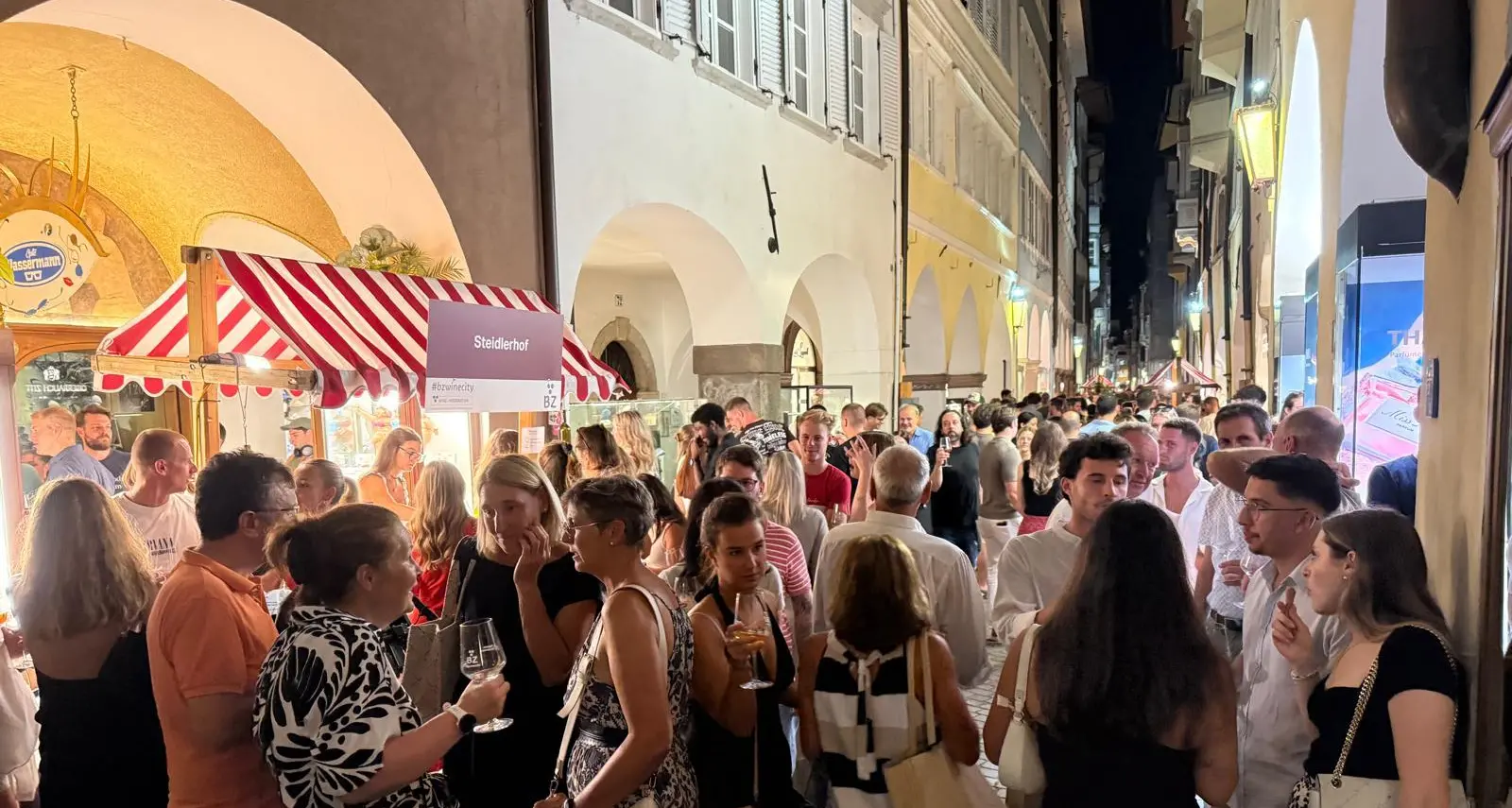 Calici di Stelle torna a Bolzano: vino, musica e sapori nel centro storico
