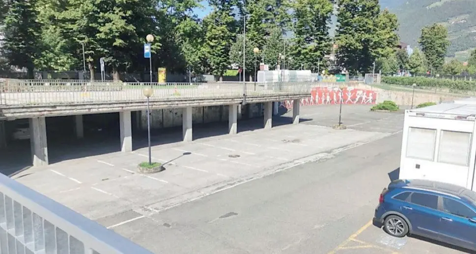 Merano, motociclette fracassone e notti insonni