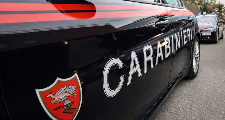 Brunico, furto di candele al cimitero: denunciato