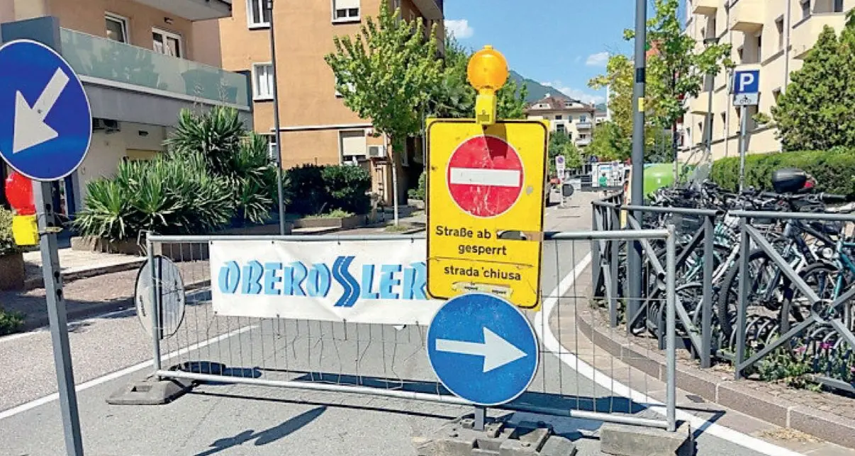 Lavori anche in via Firenze. Al Talvera tolti i parcheggi