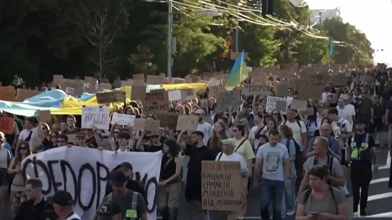 Ucraina, migliaia in piazza per chiedere il reintegro di Fedorov