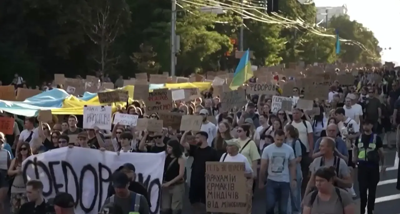 Ucraina, migliaia in piazza per chiedere il reintegro di Fedorov