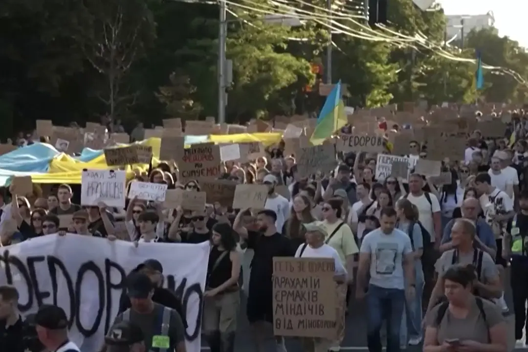 Ucraina, migliaia in piazza per chiedere il reintegro di Fedorov