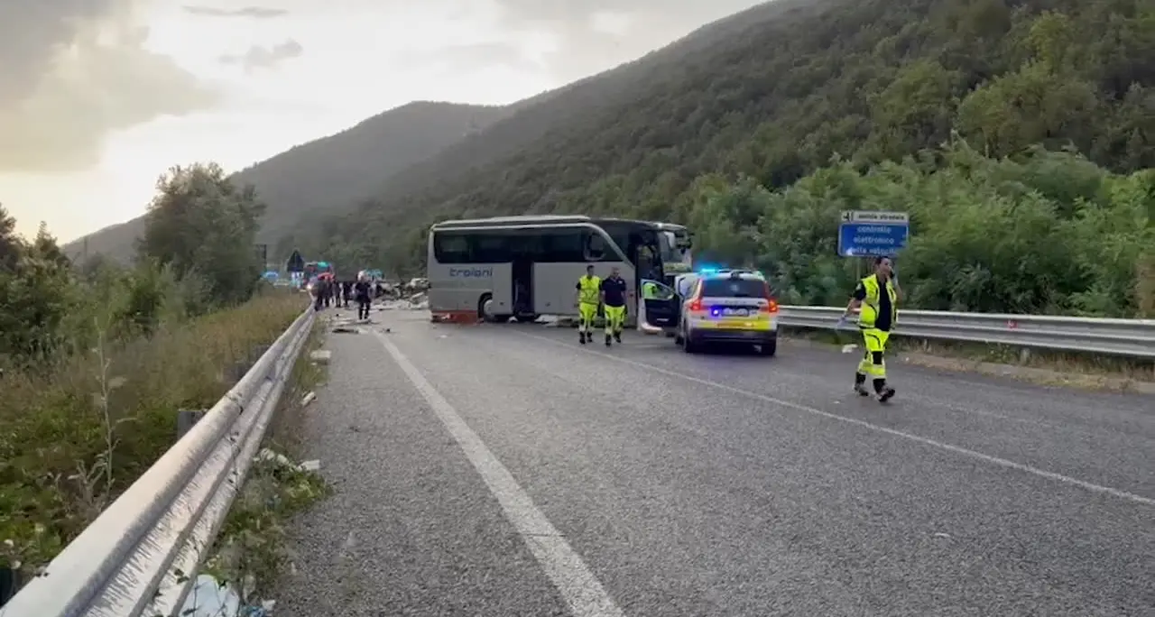 Scontro sulla Terni-Rieti, salgono a 6 le vittime, 27 feriti, 3 sono gravi