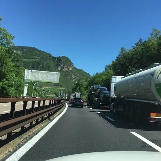 Brennero, Trento e Bolzano bocciano il sistema a slot per i camion