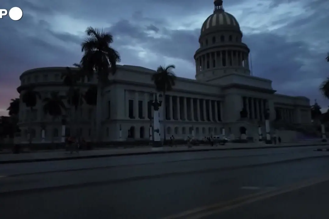 Nuovo blackout a Cuba, è buio per le strade dell'Avana 