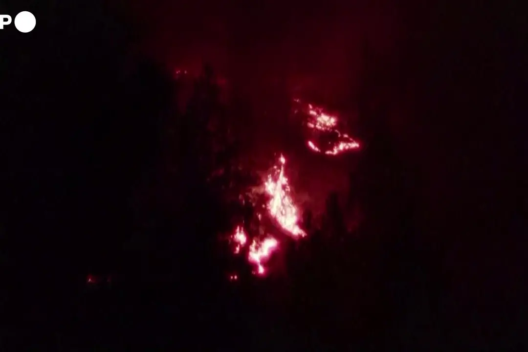 Incendi nello Stato di Washington, vigili del fuoco: \"Continuiamo gli sforzi\"