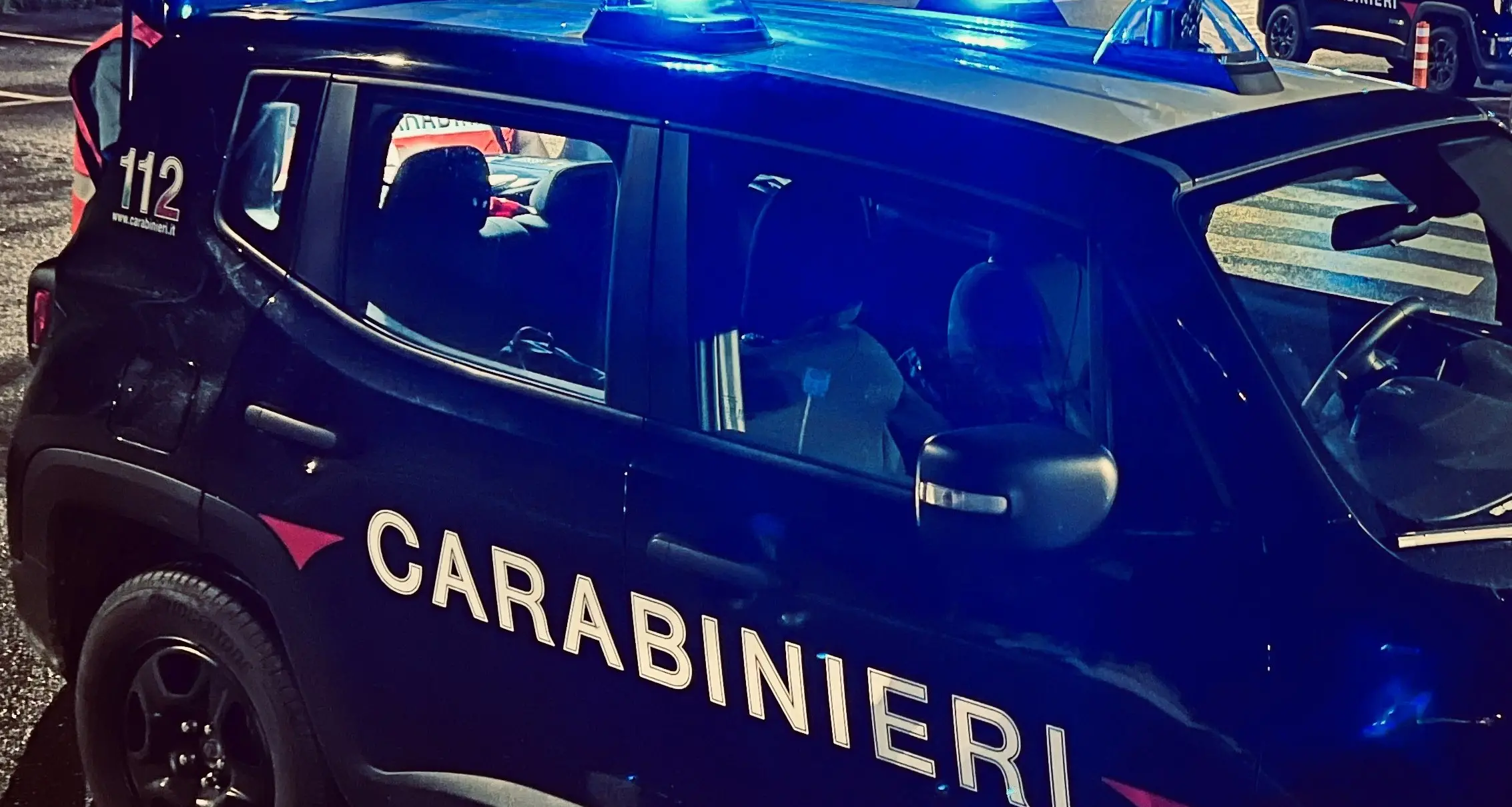 Ruba da un garage una e-bike da 5 mila euro: incastrato dalle telecamere