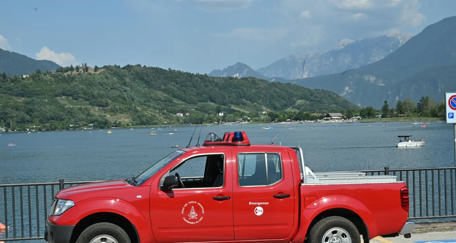 Unuomo di 43 anni rischia di annegare nel lago con il figlio