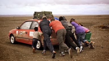 Tre giovani verso la Mongolia con una Panda: sfida da 19mila km