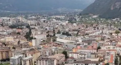 Bolzano città di single, quasi la metà delle famiglie è unipersonale