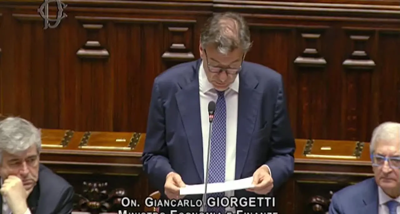 Giorgetti: “Ok dell'Ue alla clausola a ottobre, poi lo scostamento”