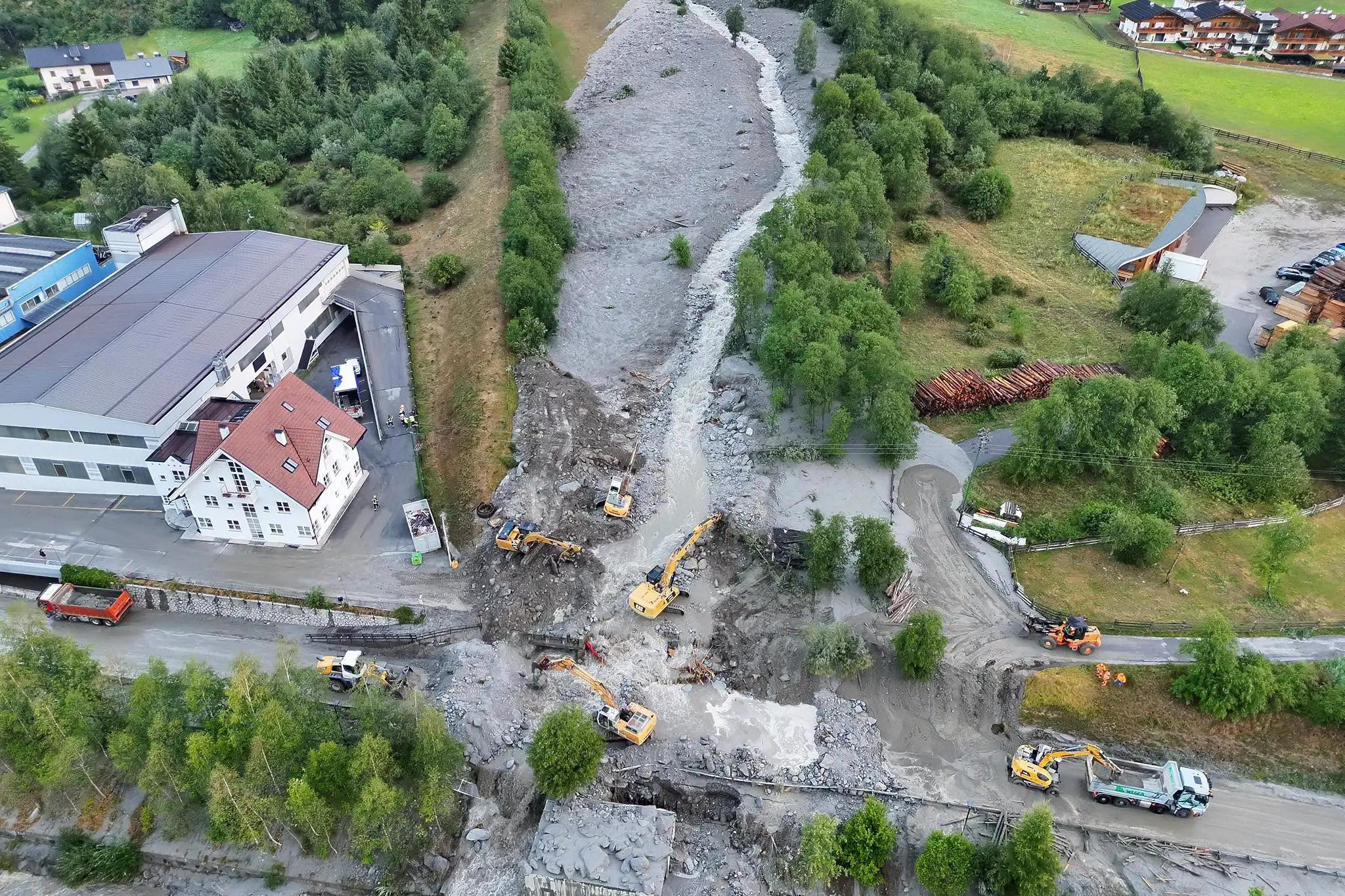 Una enorme colata di fango e detriti in valle Aurina - Le foto