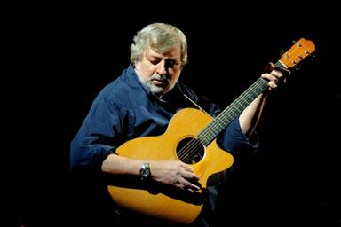 È morto Francesco Guccini: aveva 86 anni. Scrisse capolavori come “La locomotiva” e “Dio è morto”