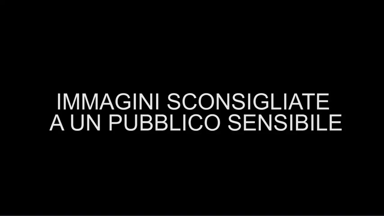 Nuovo video su Crans-Montana, i giovani cercano di sfondare le vetrate