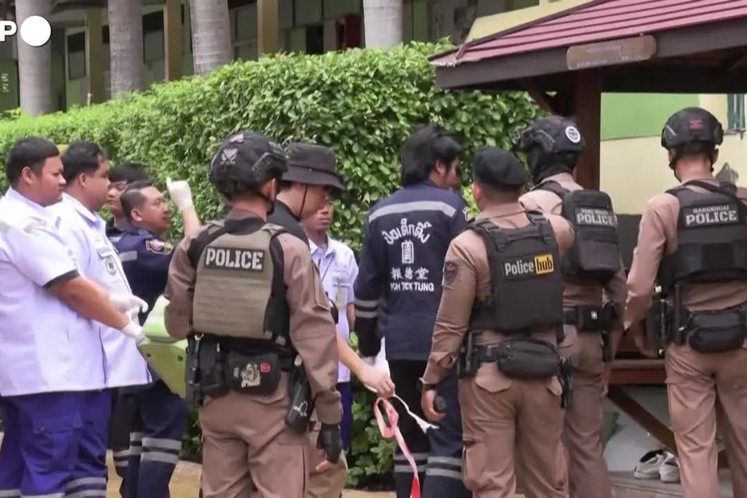 Sparatoria in una scuola in Thailandia, i soccorsi sul posto