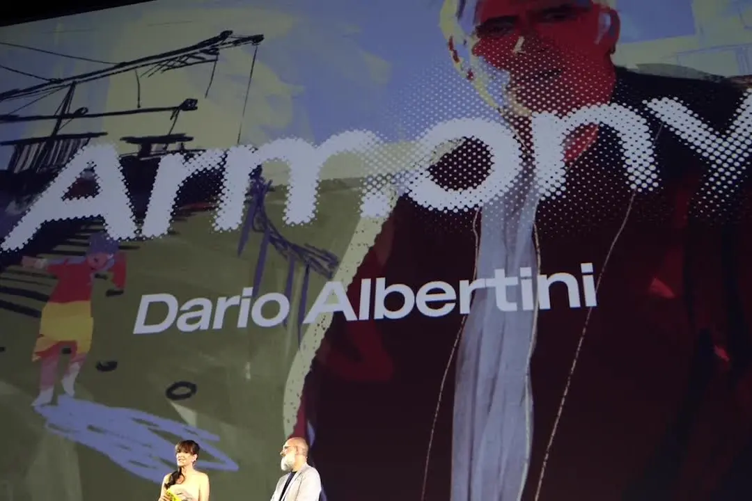 Armony, Mastandrea diretto da Albertini presenta la sua famiglia diversa ma felice