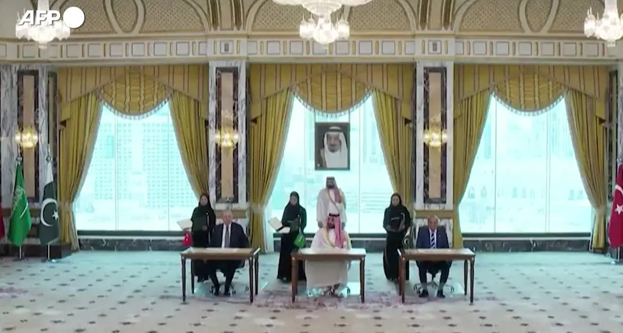 Firmato patto sulla difesa tra Turchia, Arabia Saudita e Pakistan