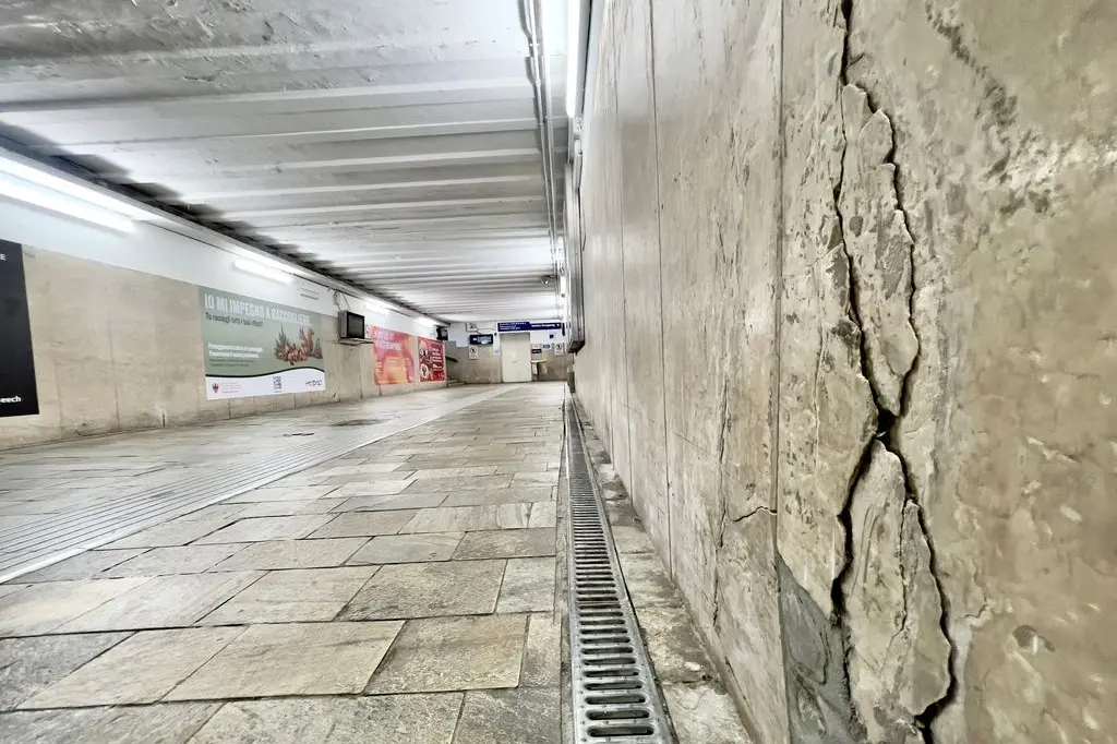 «Acqua nella stazione di Bolzano, Alfreider non si nasconda dietro Rfi»