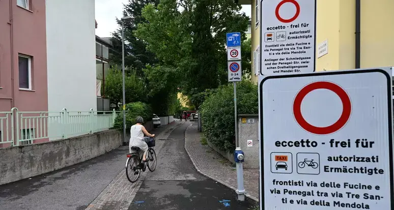 Bolzano, nuova ciclabile in via Fucine: più sicuro il collegamento con il centro