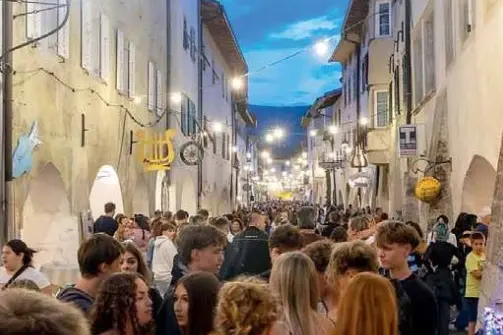 Laubenfest di Egna, i primi 50 anni. In campo 18 associazioni