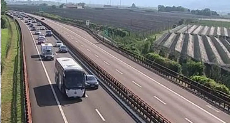 Traffico intenso sulla A22: lunghe code verso il Brennero