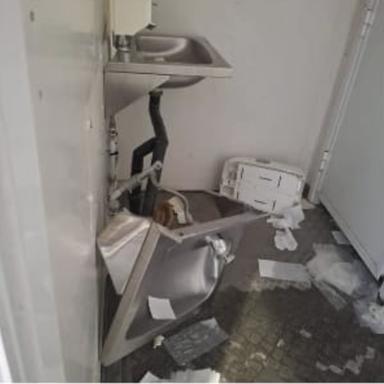 Bagni del Briamasco devastati dai tifosi del Südtirol