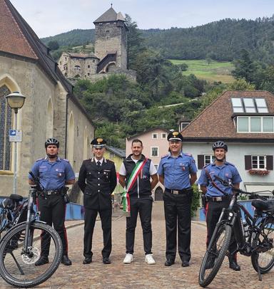 Valle Isarco, i carabinieri salgono in e-bike: controlli anche nei centri storici