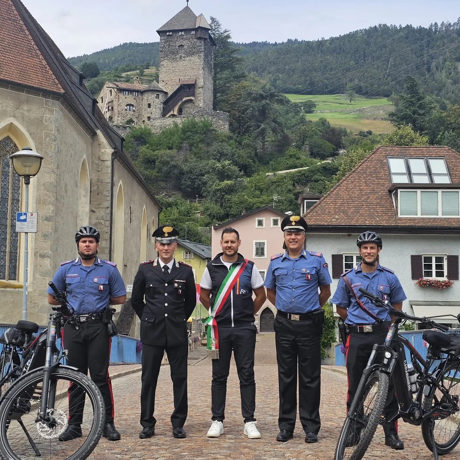 Valle Isarco, i carabinieri salgono in e-bike: controlli anche nei centri storici