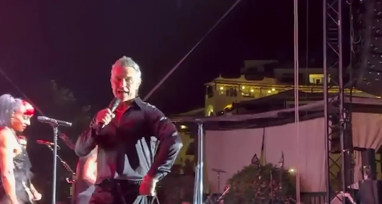 L'energia di Robbie Williams infiamma la Costa Smeralda