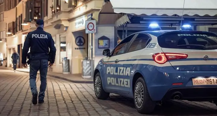 «Con la polizia niente tedesco»: la Süd-Tiroler Freiheit porta il caso in aula