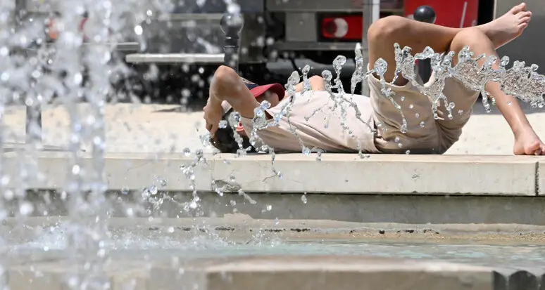 Entro il 2100 aumento di 4 ore di caldo giornaliero: l'allarme dell'esperto