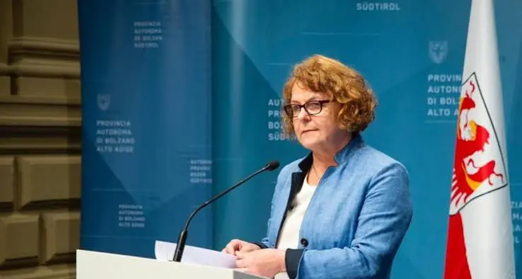 Scontro sugli alloggi agli stranieri: «Pamer nega i dati»