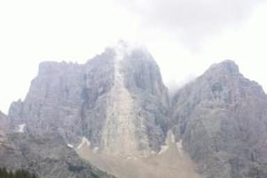 Dolomiti, frana sul Pelmo: vietato l’accesso sotto la parete nord-occidentale