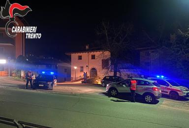 Scappa dai carabinieri per evitare l'alcoltest, ma era sobrio: arrestato