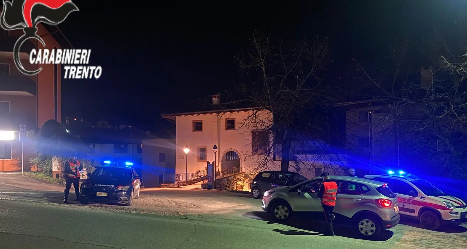 Scappa dai carabinieri per evitare l'alcoltest, ma era sobrio: arrestato