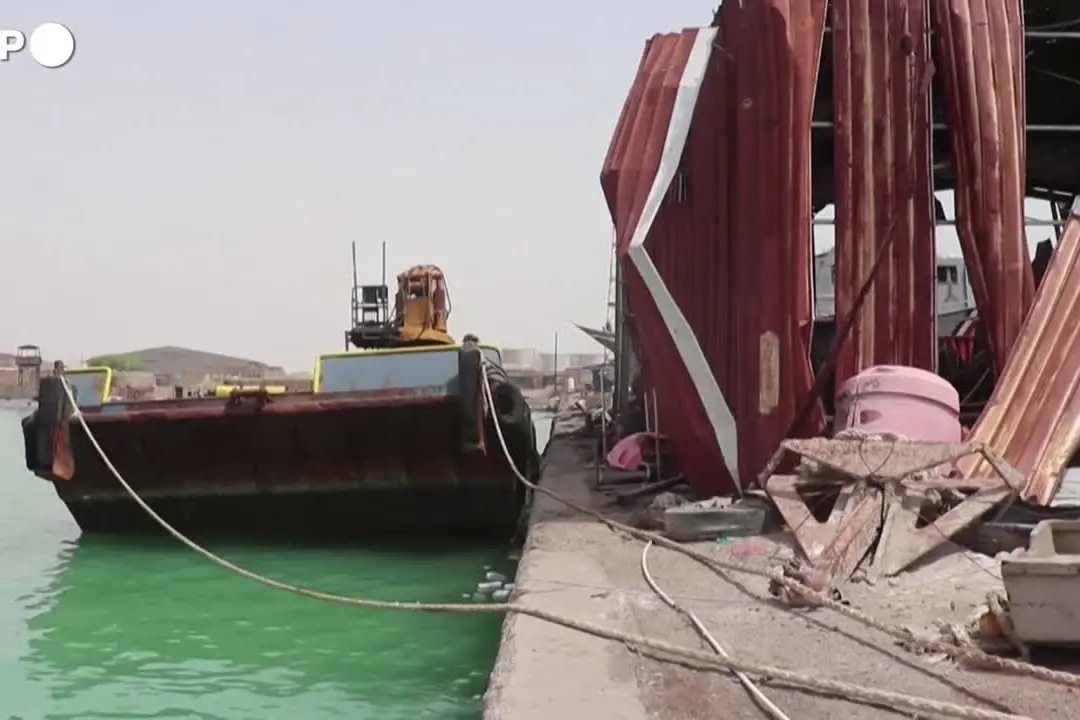 Yemen, danni al porto di Mocha dopo l'attacco degli Houthi