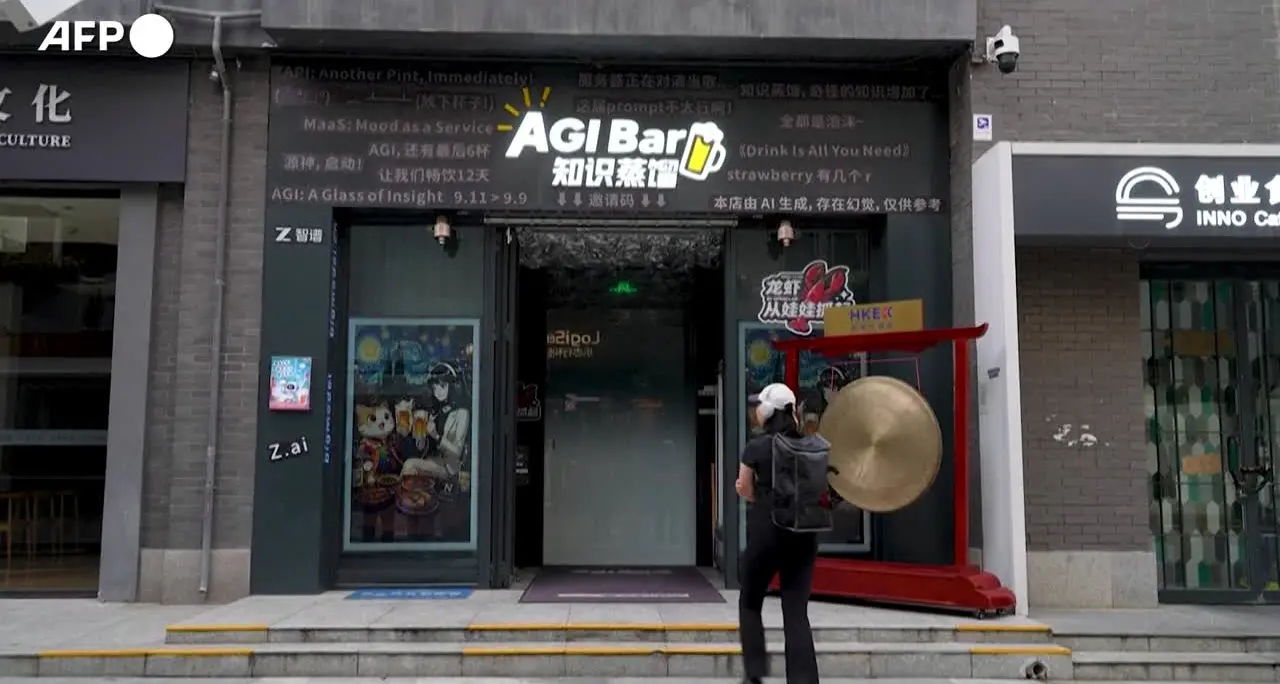 Pechino, bar offre accesso gratuito all'AI: \"Servizio di base a disposizione di tutti\"