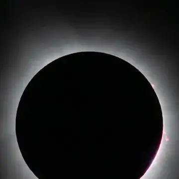 Eclissi di sole in Alto Adige, mercoledì lo spettacolo al tramonto. Ecco come proteggersi