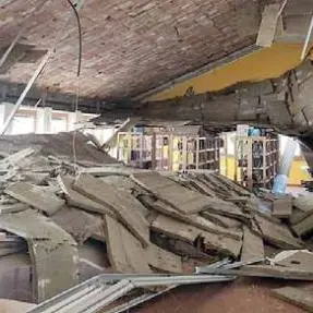 Sarentino, cade il soffitto: sequestrata la scuola