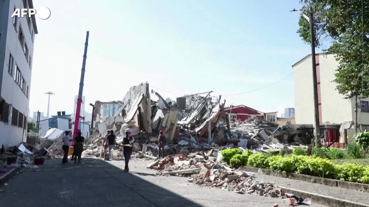Terremoto Colombia: \"Cerco il corpo di mia zia , non me ne vado\"