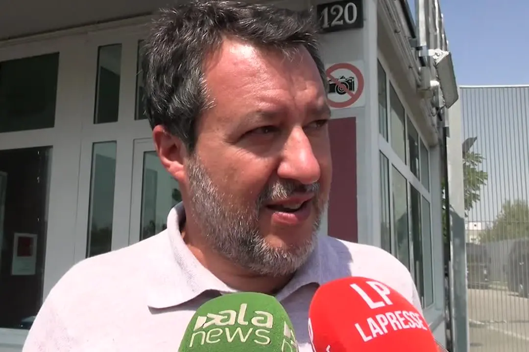 Salvini: 'sulle banche in maggioranza qualcuno tace, Lega va avanti'