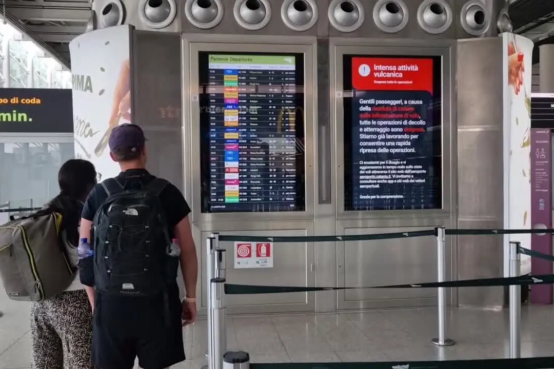 Catania senza voli da una settimana, lo sfogo dei viaggiatori: \"È una tragedia\"