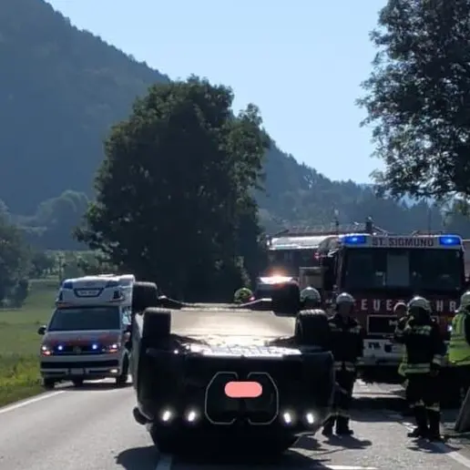 San Sigismondo, l’auto si ribalta sulla statale: illeso il conducente
