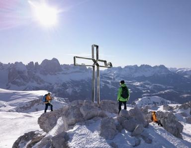 Monte Pez, una nuova croce di vetta: l’ha progettata uno studente