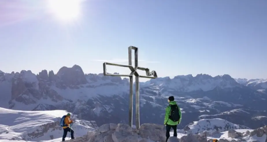 Monte Pez, una nuova croce di vetta: l’ha progettata uno studente